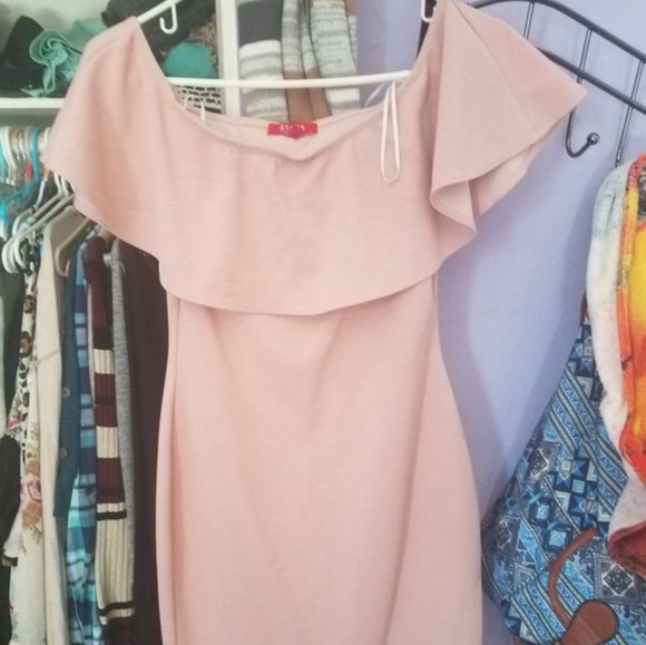 Dresses - Picture 1 of 8